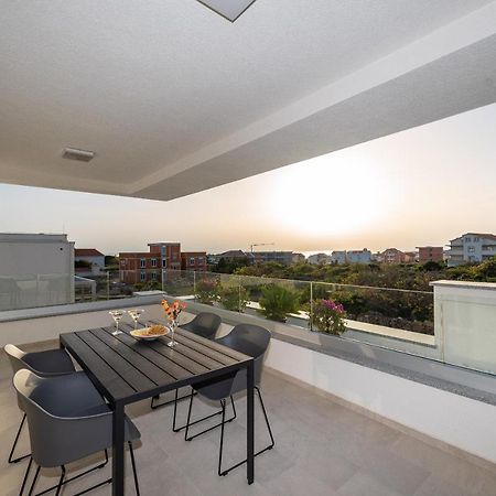 Apartments & Rooms Pool Villas Maris ノヴァリャ エクステリア 写真