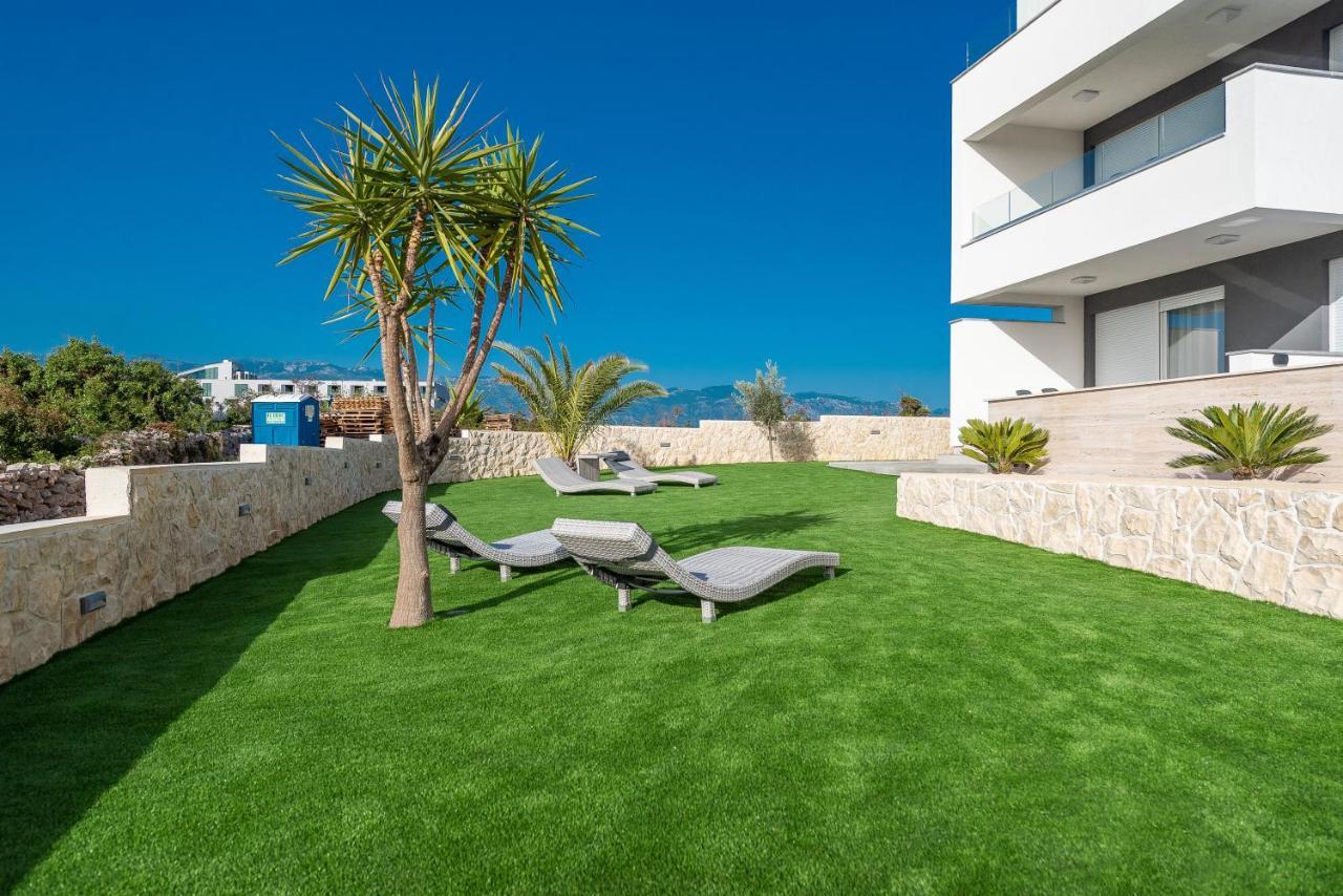 Apartments & Rooms Pool Villas Maris ノヴァリャ エクステリア 写真