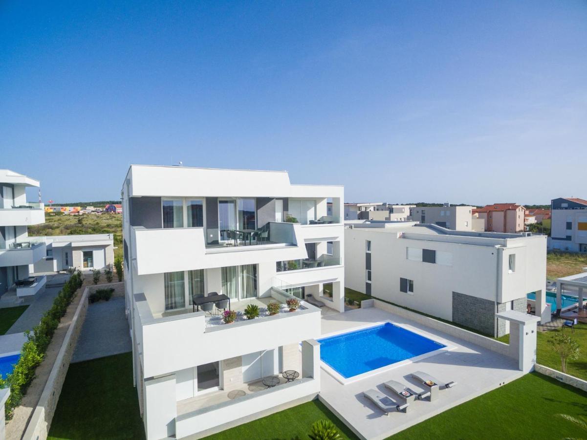 Apartments & Rooms Pool Villas Maris ノヴァリャ エクステリア 写真