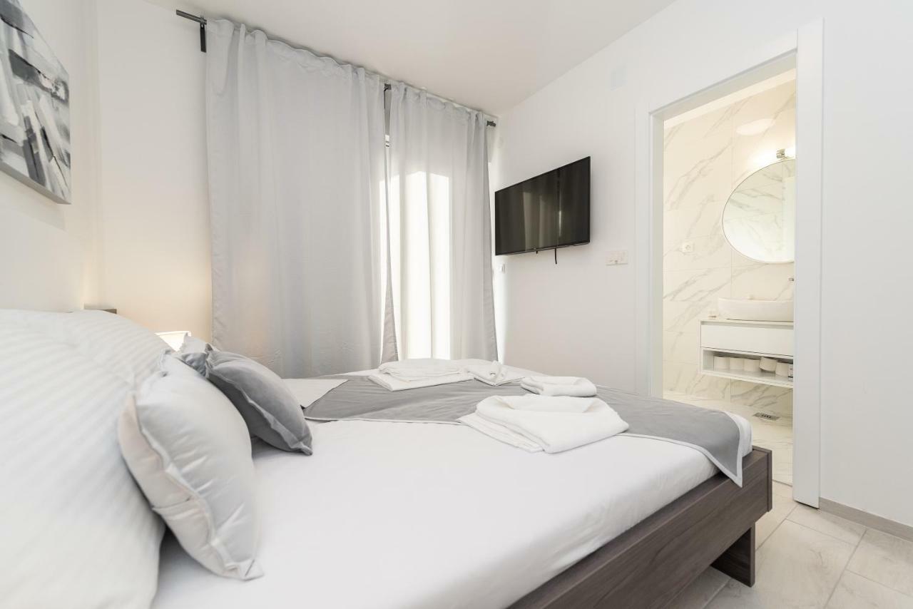 Apartments & Rooms Pool Villas Maris ノヴァリャ エクステリア 写真