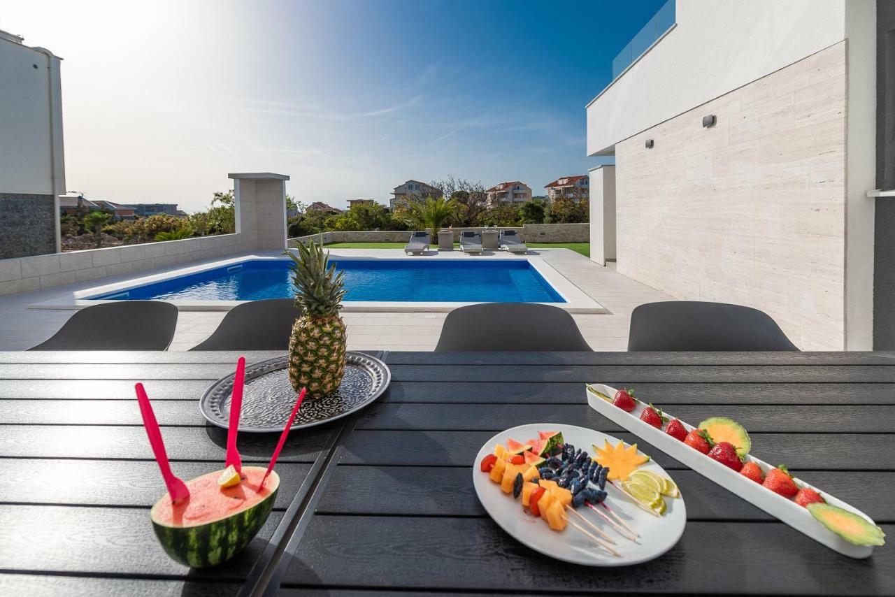 Apartments & Rooms Pool Villas Maris ノヴァリャ エクステリア 写真