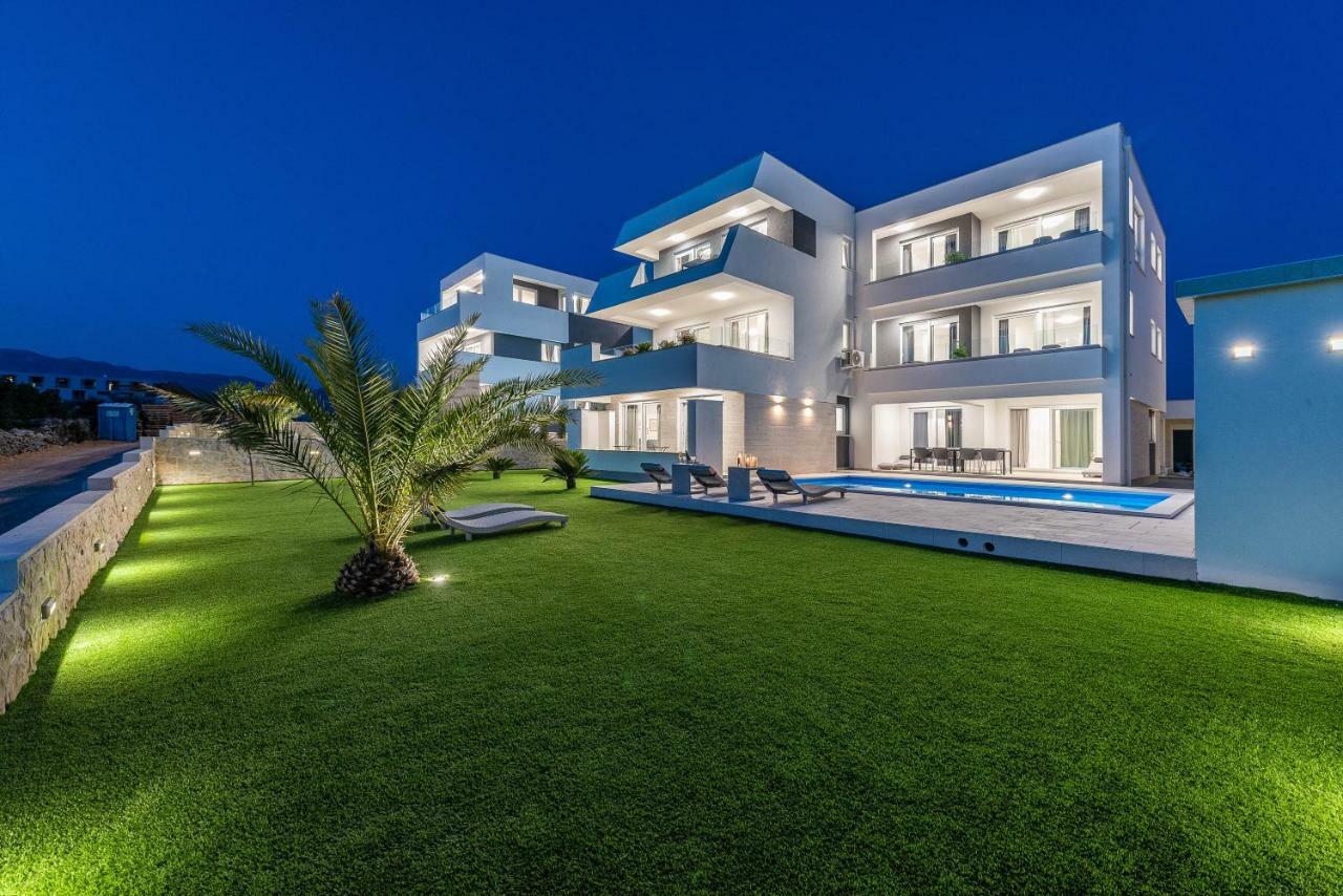 Apartments & Rooms Pool Villas Maris ノヴァリャ エクステリア 写真