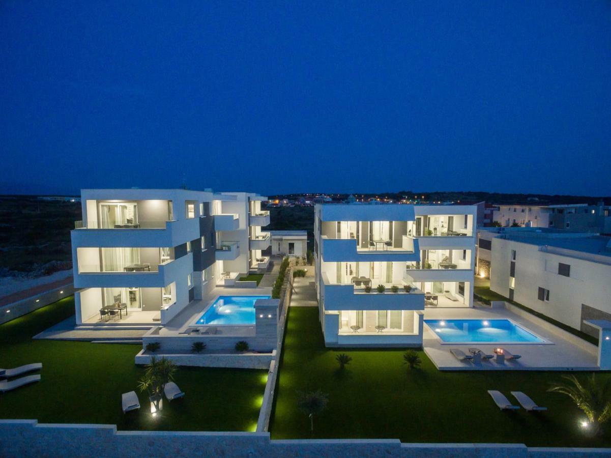 Apartments & Rooms Pool Villas Maris ノヴァリャ エクステリア 写真